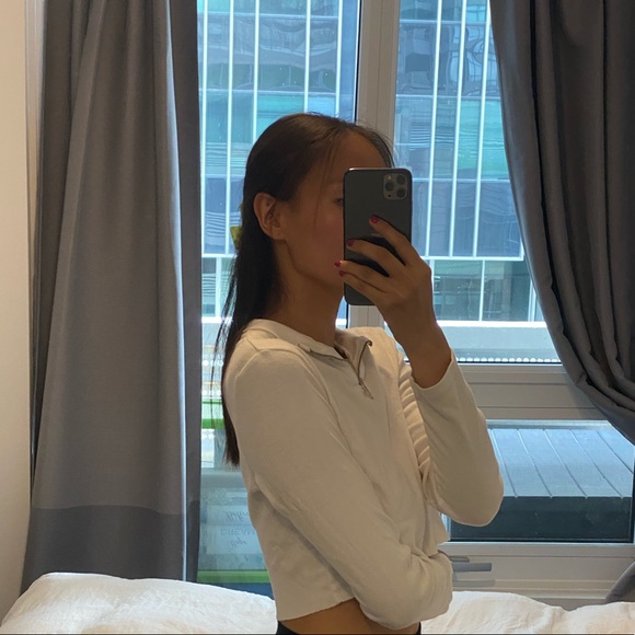 Brandy Melville - white crop top - Picture 1 of 2